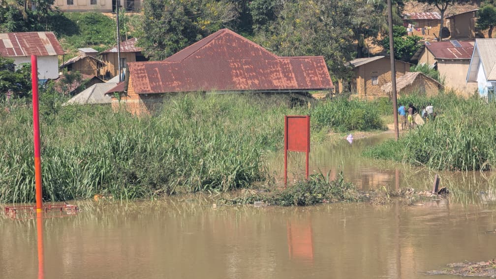 Communauté confrontée aux inondations fluviales